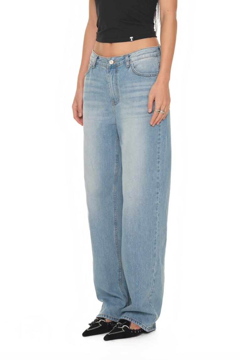 LOW RISE LOOSE-FIT JEANS (LIGHT BLUE)