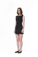 MOTHER OF PEARL BUTTON SLEEVELESS TOP (BLACK)