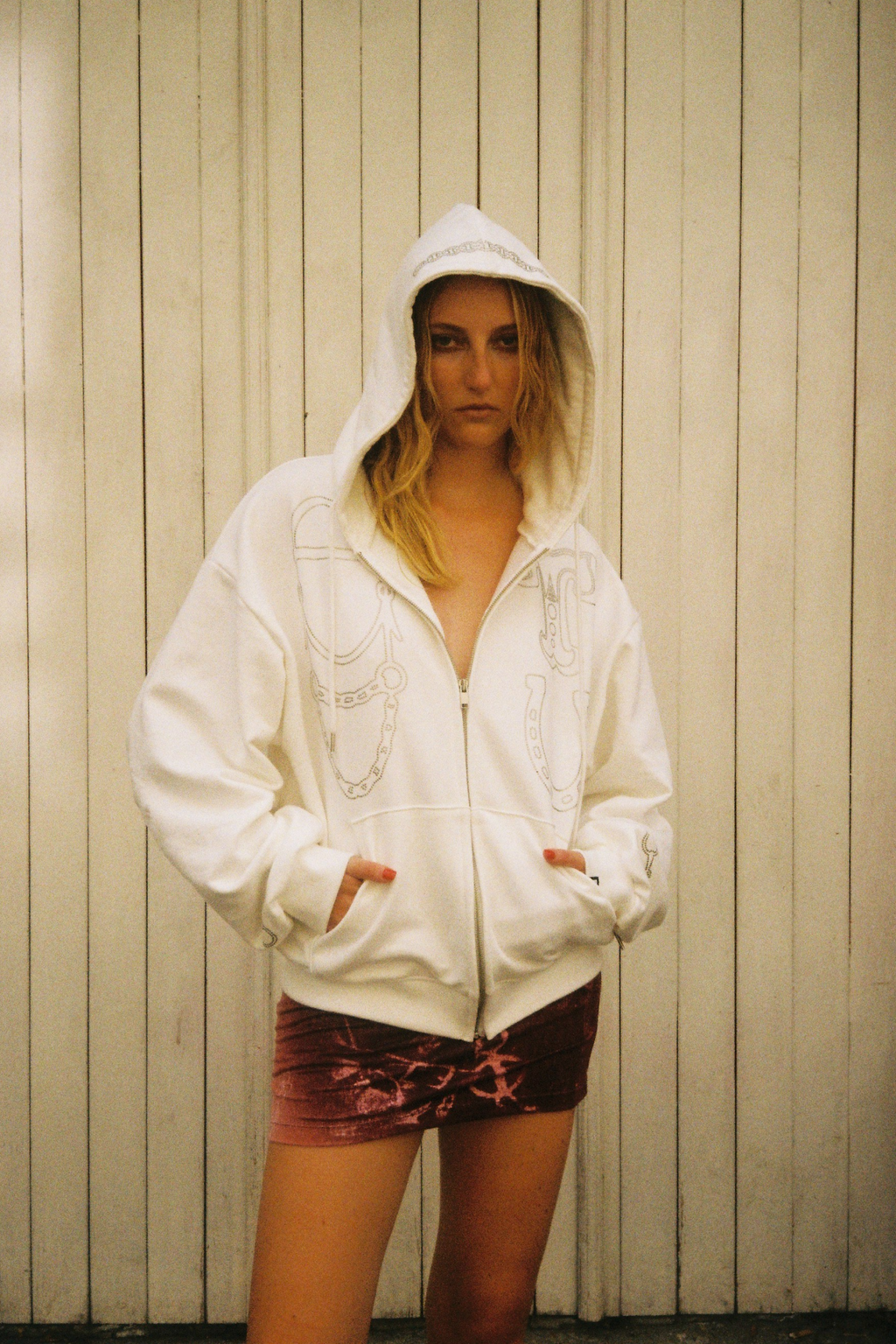 WESTERN HOTFIX ZIP-UP HOODIE (WHITE)