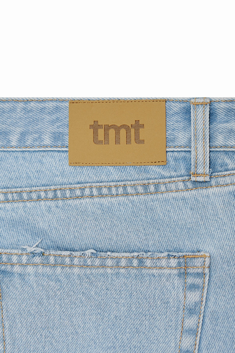 SLIM STRAIGHT-FIT JEANS (LIGHT BLUE)