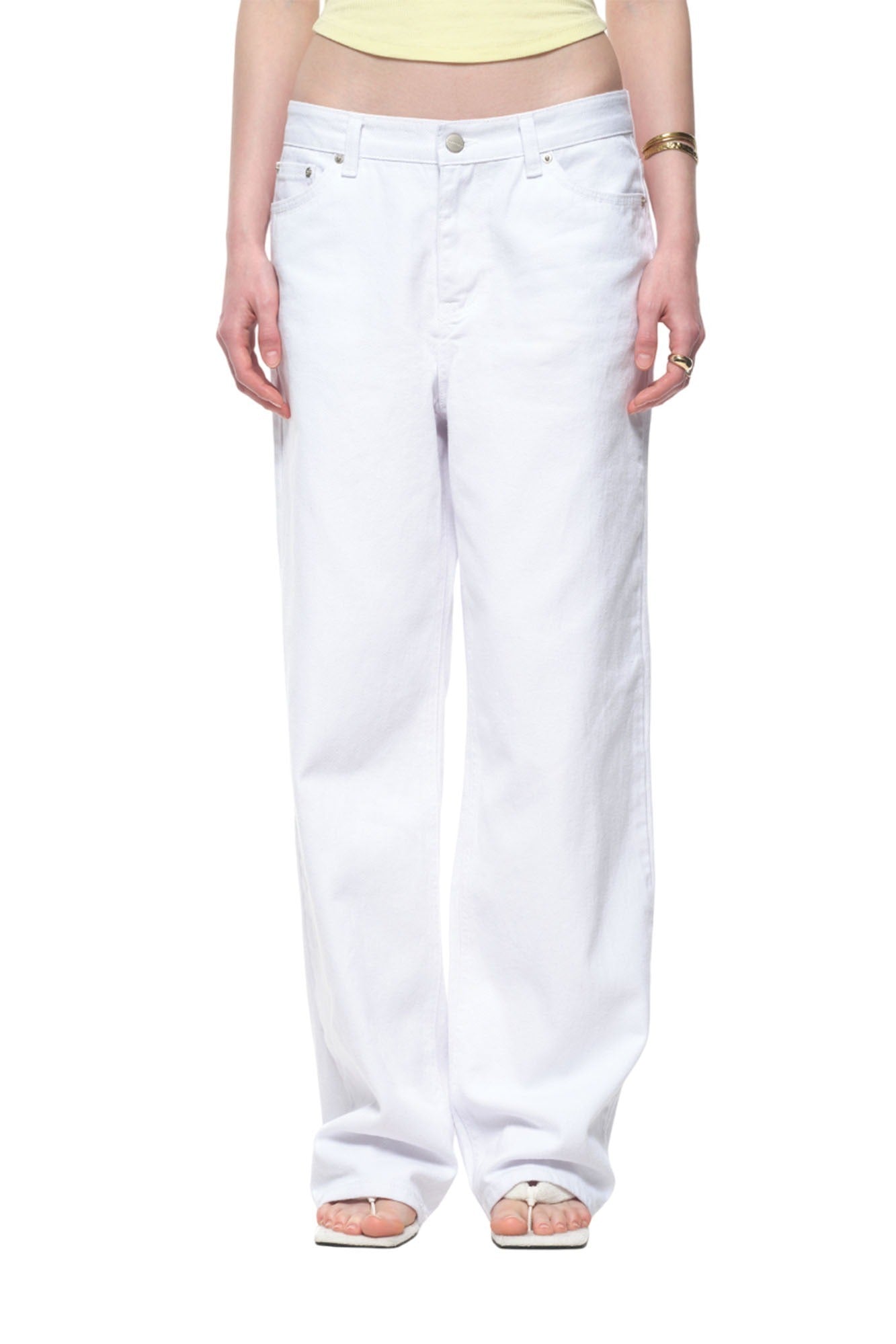 LOW RISE LOOSE-FIT JEANS (WHITE)