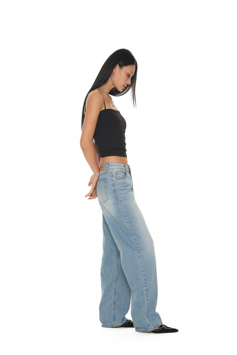 LOW RISE LOOSE-FIT JEANS (LIGHT BLUE)