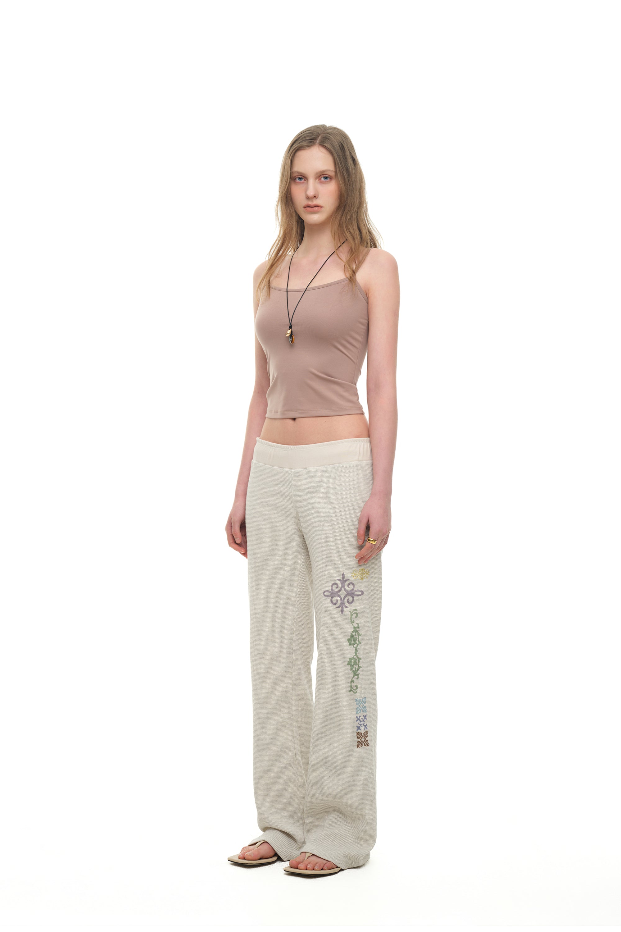 BASIC 02 SLEEVELESS TOP (DARK BEIGE)
