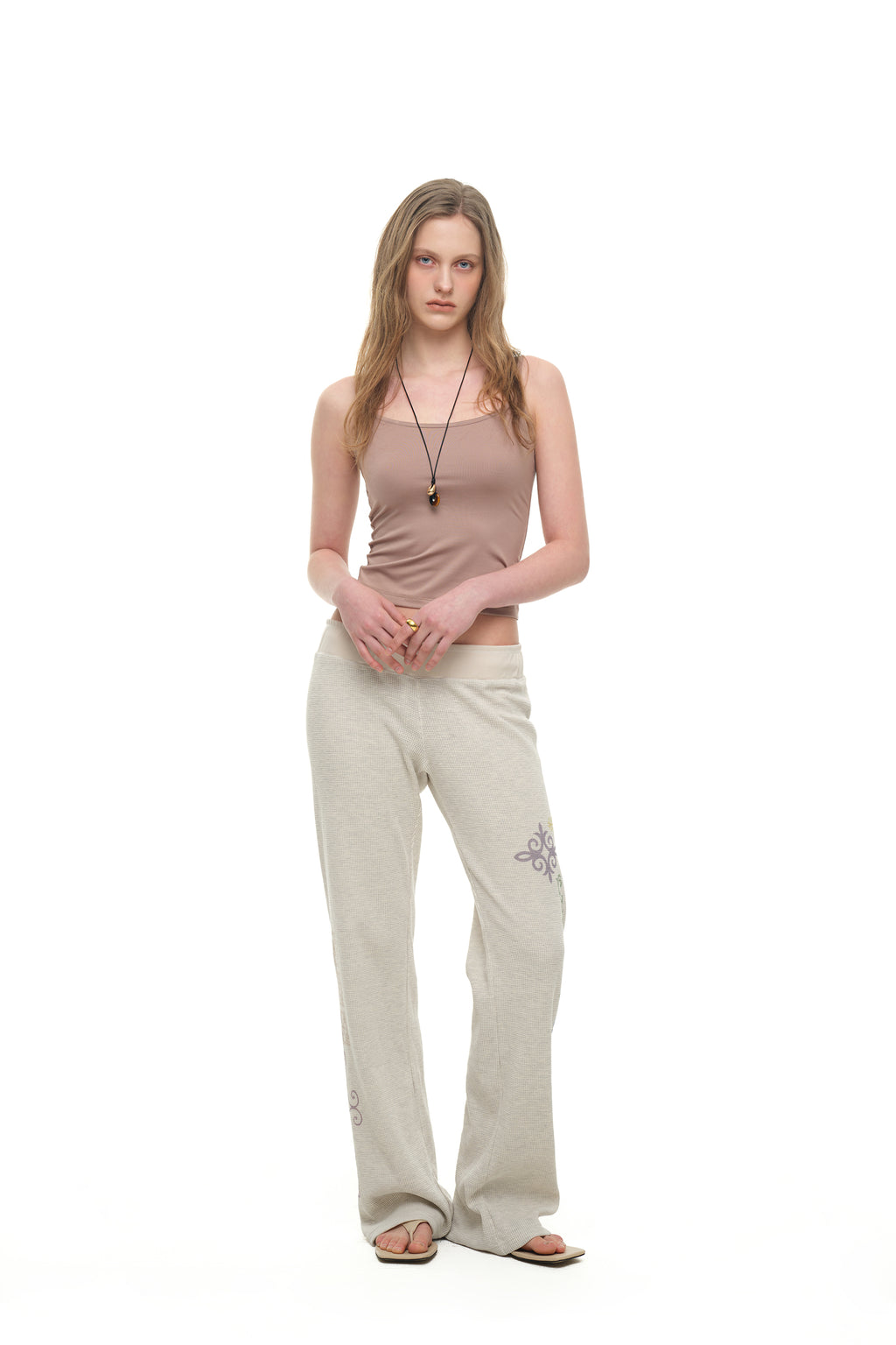 BASIC 02 SLEEVELESS TOP (DARK BEIGE)