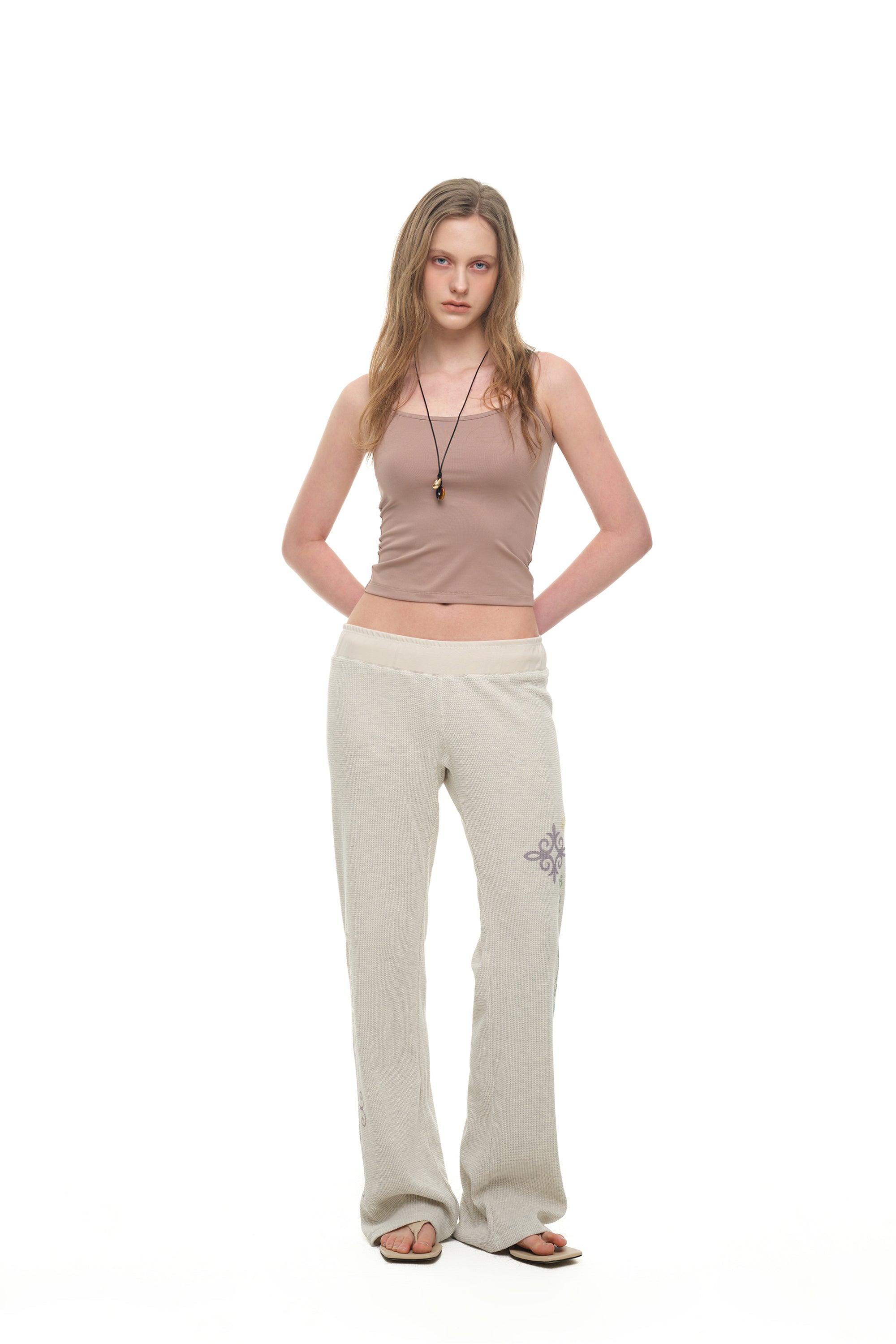 BASIC 02 SLEEVELESS TOP (DARK BEIGE)