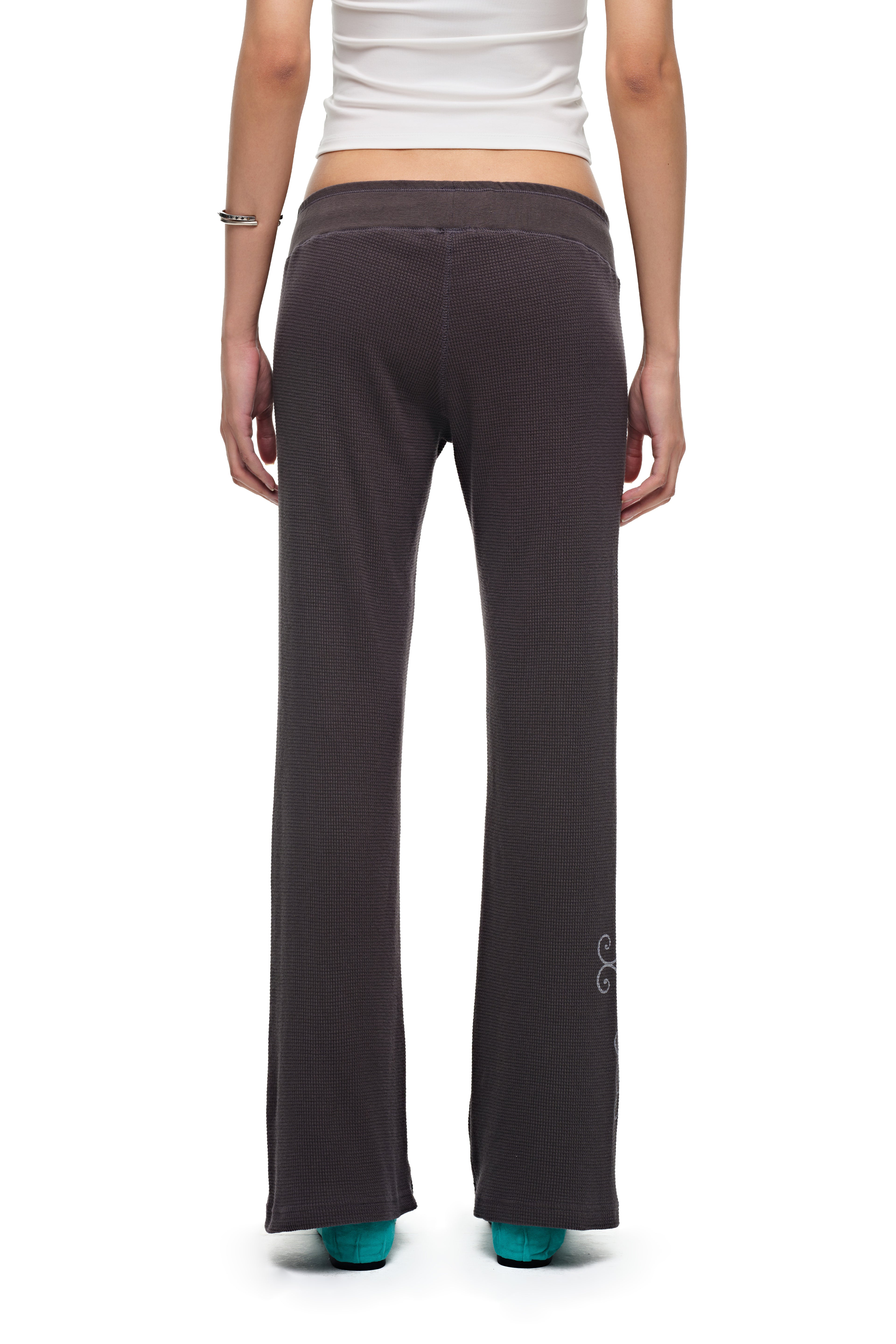 FOLK PATTERN SLIM-FIT WAFFLE PANTS (CHARCOAL)