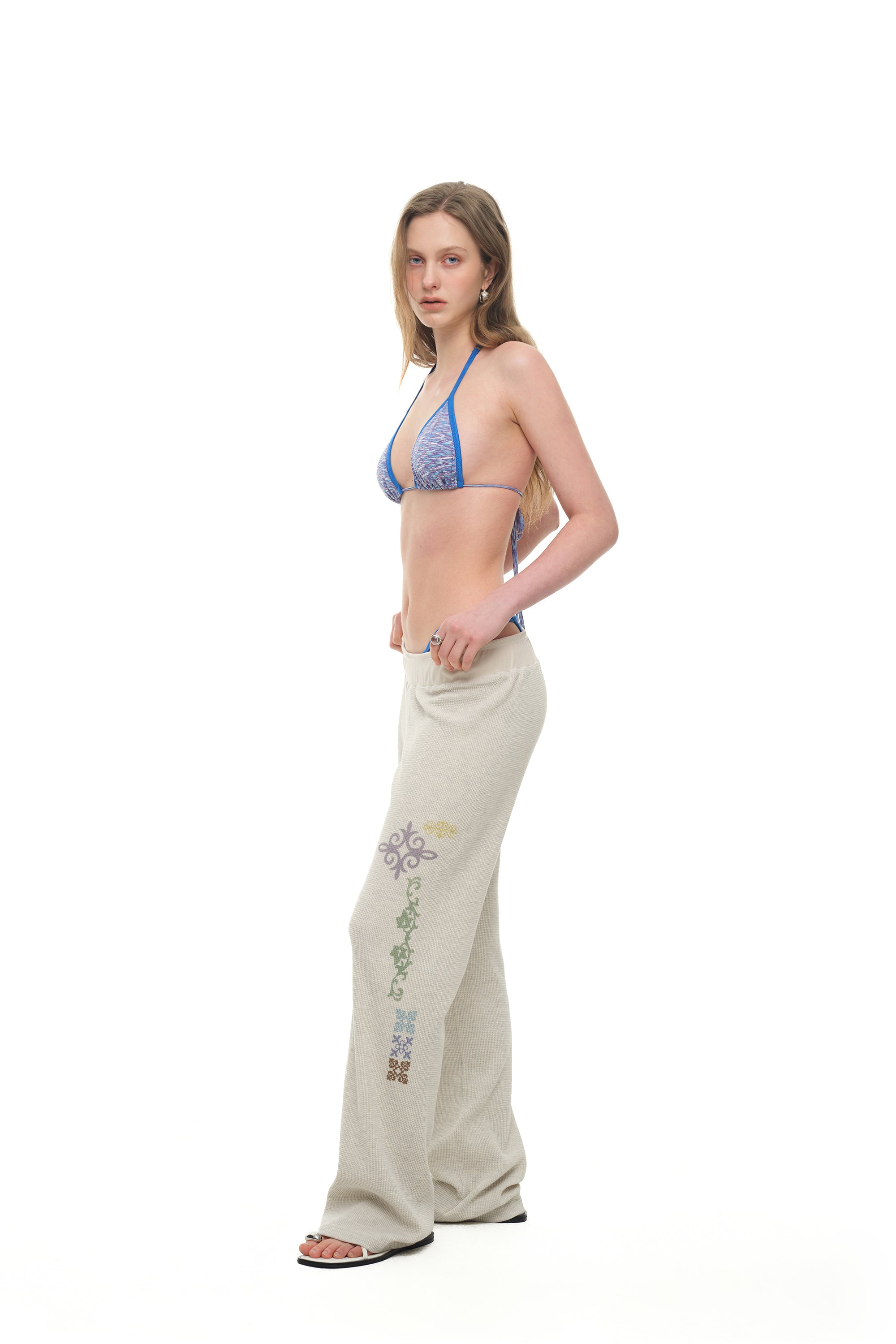 FOLK PATTERN SLIM-FIT WAFFLE PANTS (IVORY)