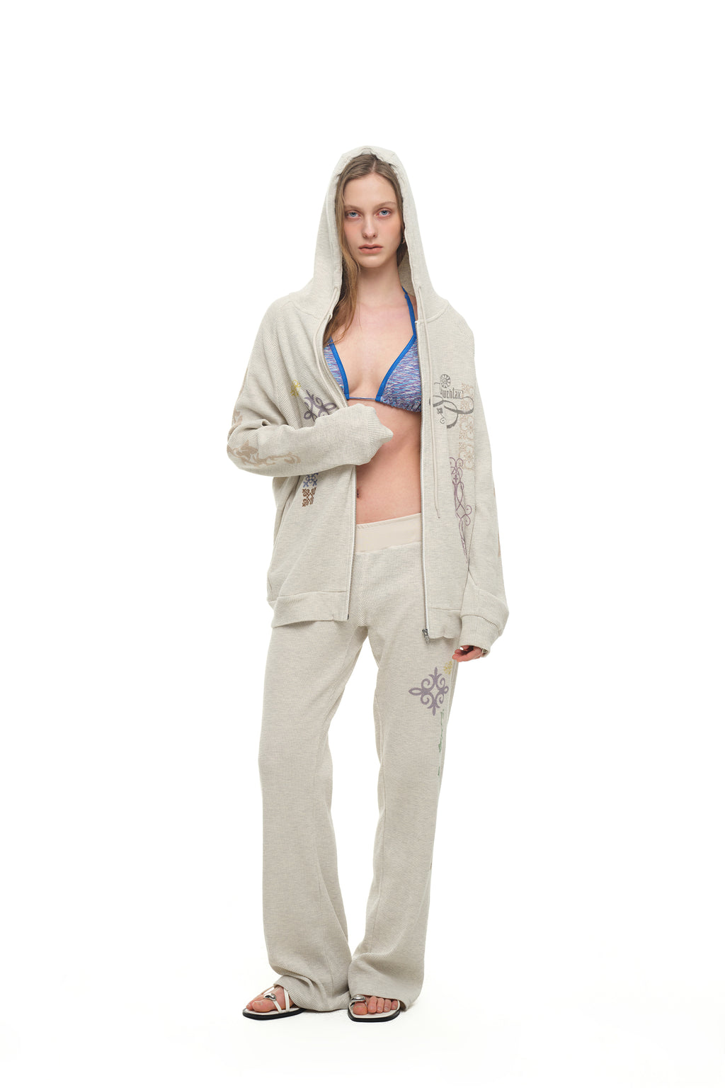FOLK PATTERN WAFFLE ZIP-UP HOODIE (IVORY)