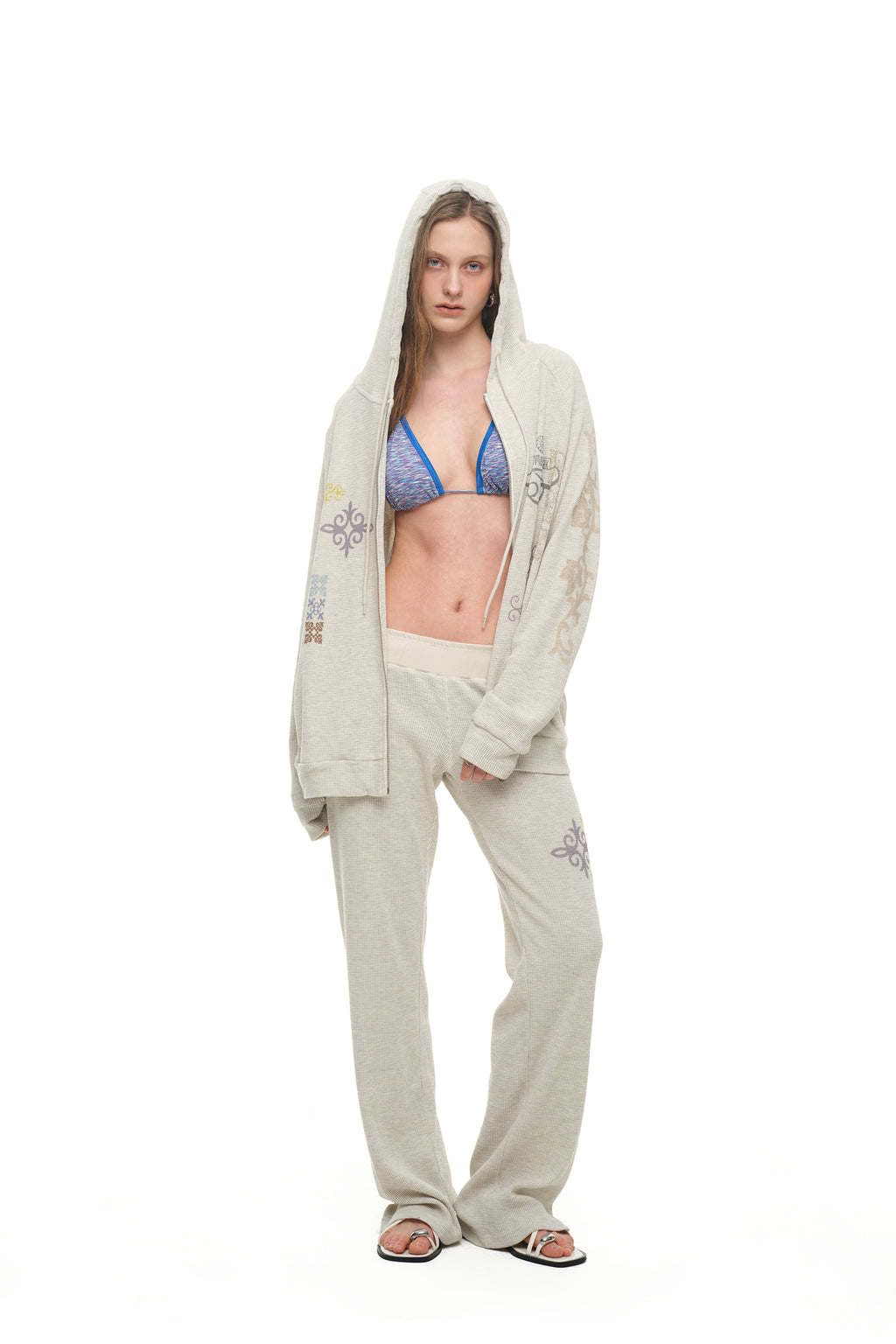 FOLK PATTERN WAFFLE ZIP-UP HOODIE (IVORY)