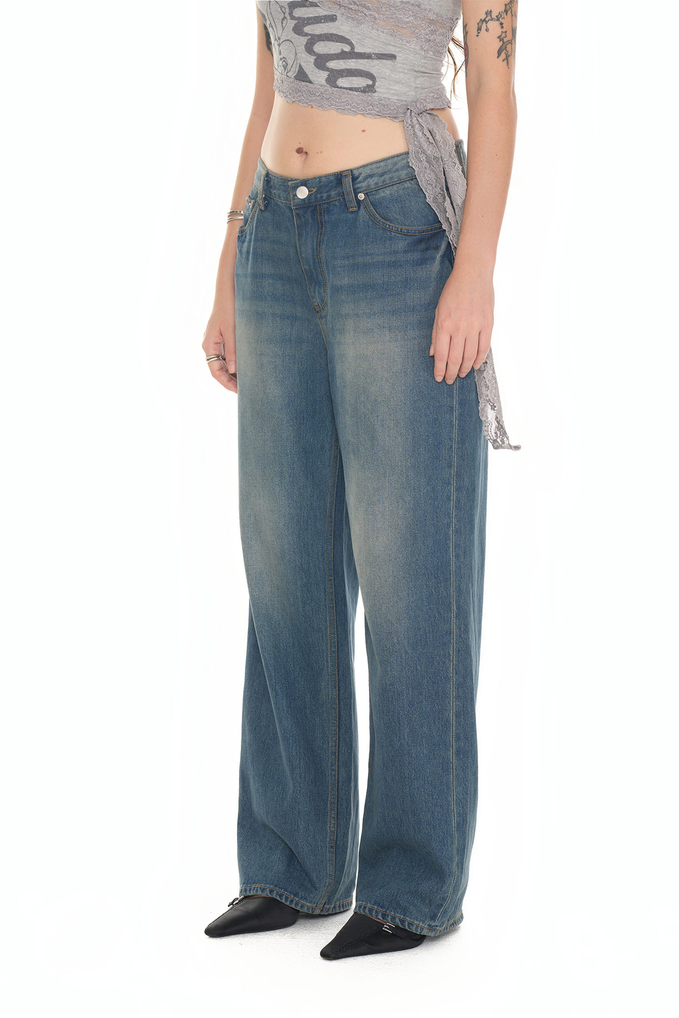 LOW RISE STRAIGHT-FIT JEANS (VINTAGE BLUE)