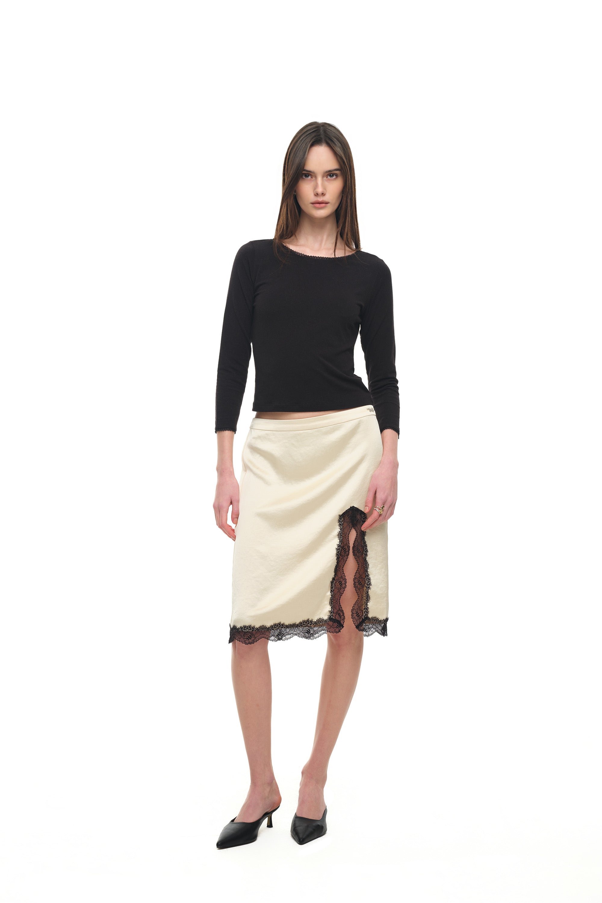 LACE THREE-QUARTER SLEEVE TOP (BLACK)