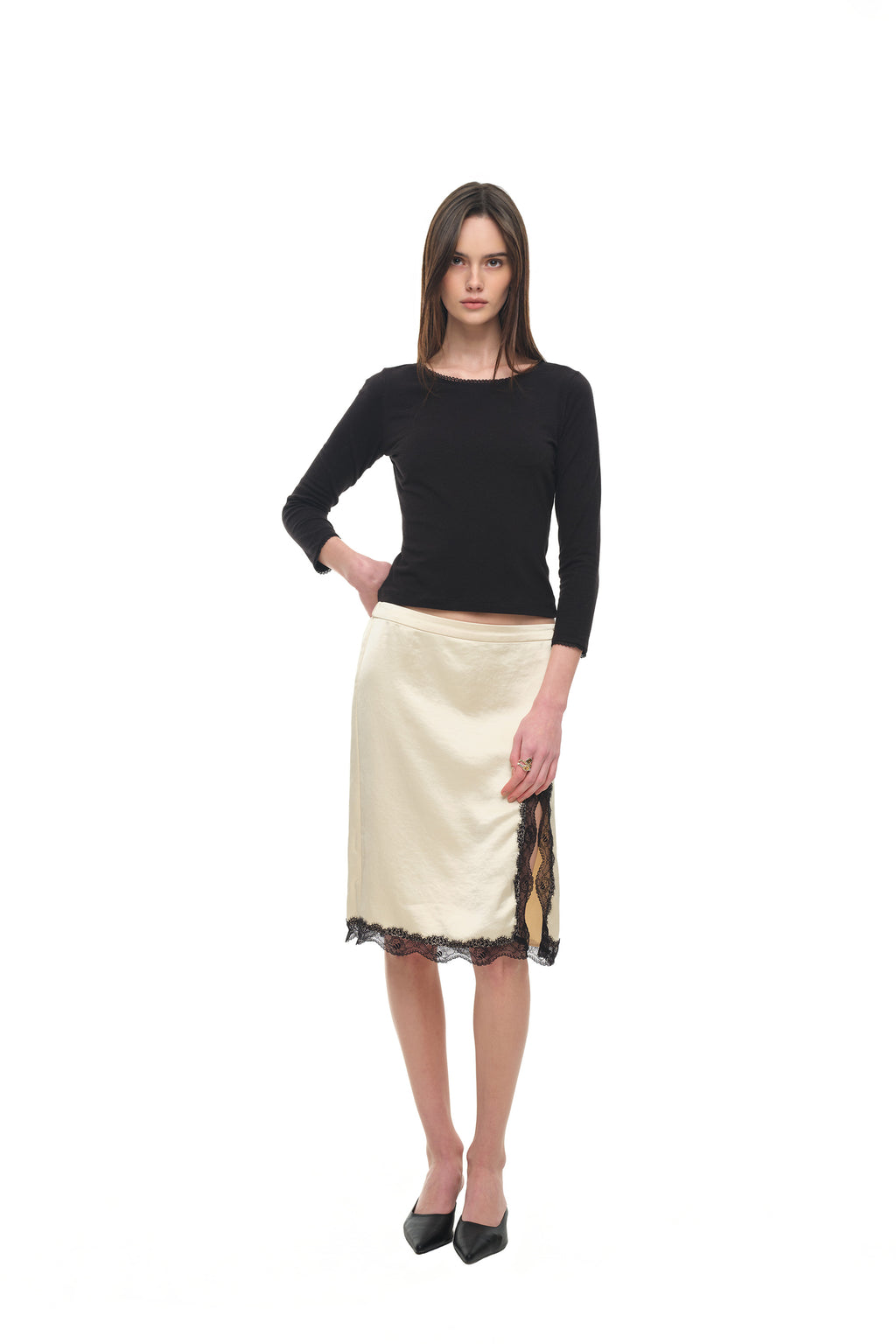LACE THREE-QUARTER SLEEVE TOP (BLACK)
