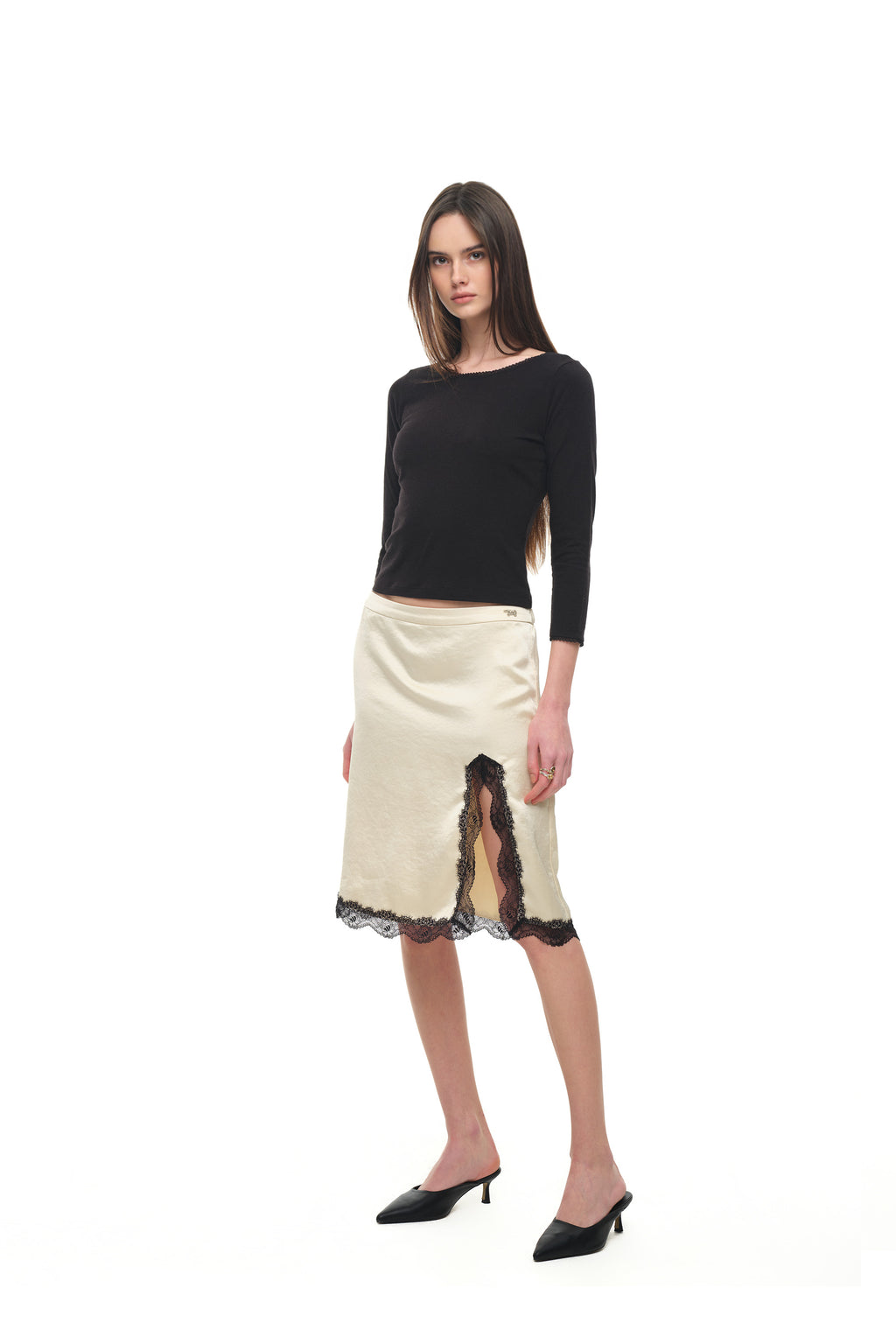 LACE THREE-QUARTER SLEEVE TOP (BLACK)