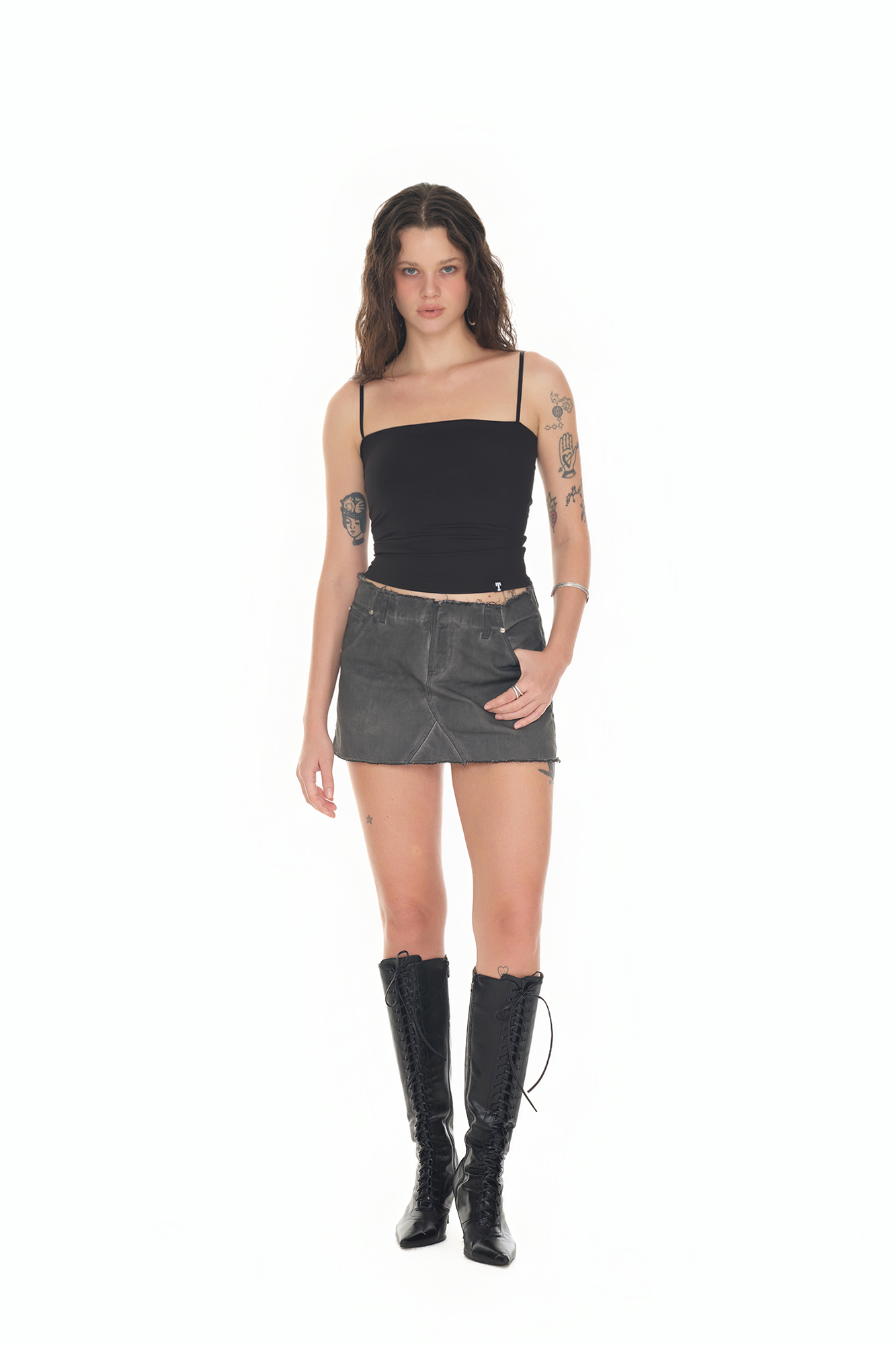 WASHED CUT-OFF MINI SKIRT (CHARCOAL)