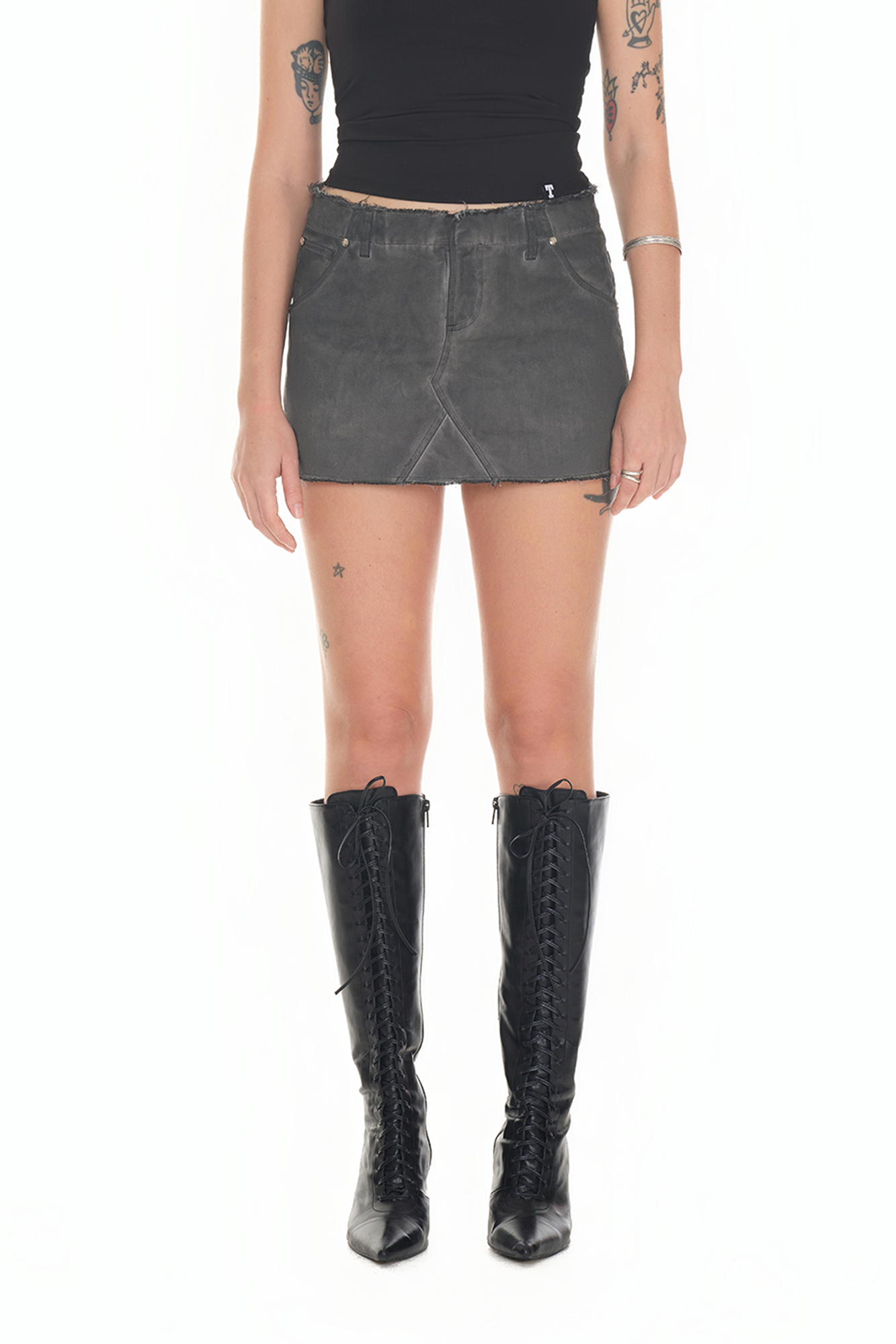 WASHED CUT-OFF MINI SKIRT (CHARCOAL)