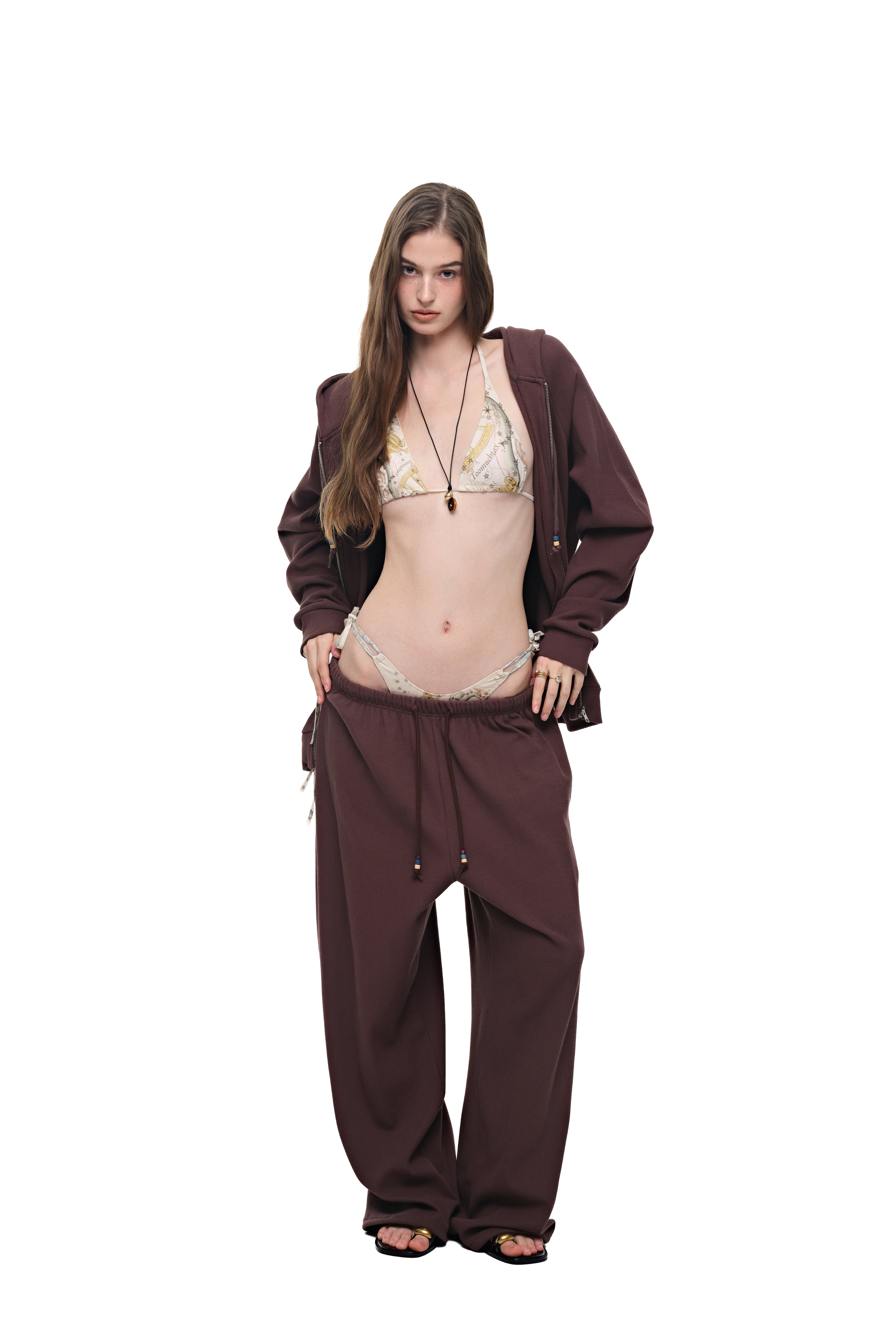 WOOD BEAD WAFFLE ZIP-UP HOODIE (BROWN)