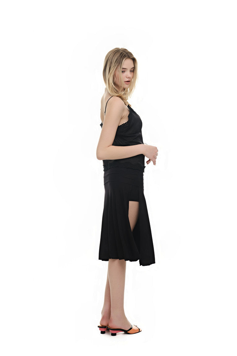 LACE SLIP SLEEVELESS TOP (BLACK)