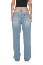LOW RISE LOOSE-FIT JEANS (LIGHT BLUE)