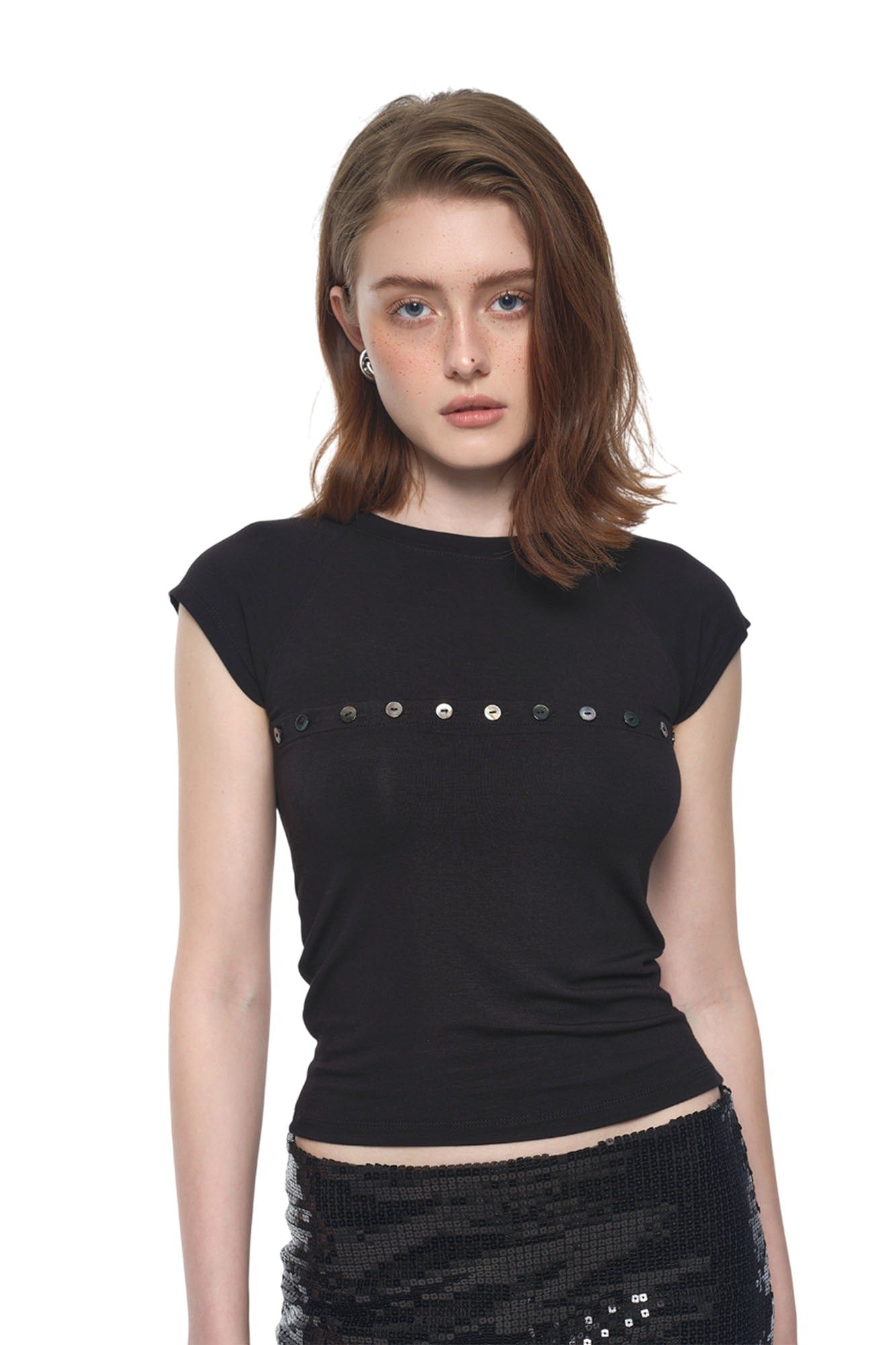 MOTHER OF PEARL BUTTON RAGLAN T-SHIRT (BLACK)